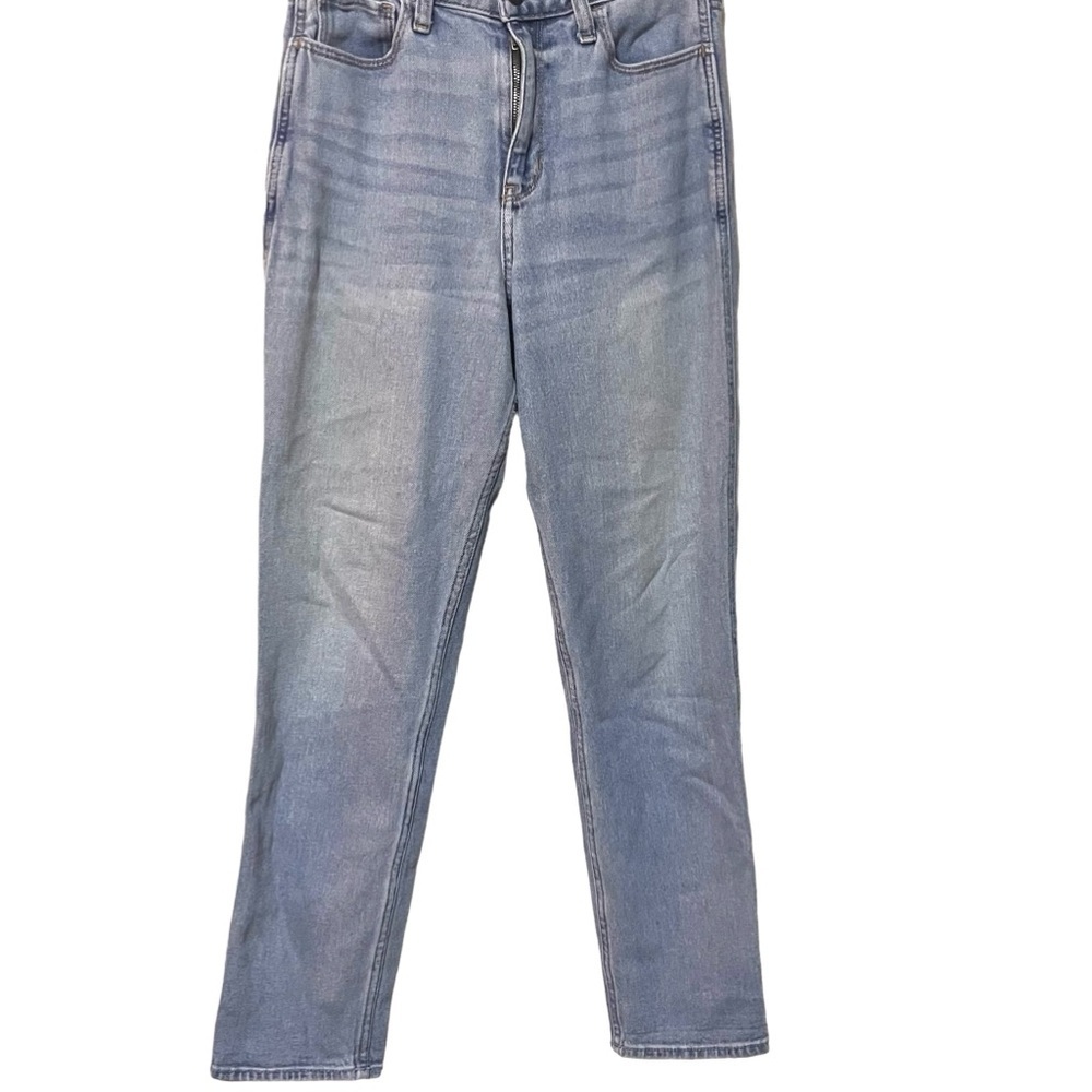 HOLLISTER LIGHT BLUE ULTRA HIGH RISE MOM JEAN VINTAGE STRETCH  W 28 L 27